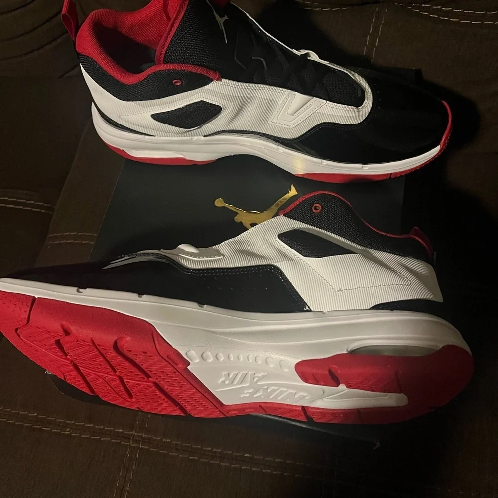 Jordan stay loyal 3 Nike men’s sz 14 black white red new in box